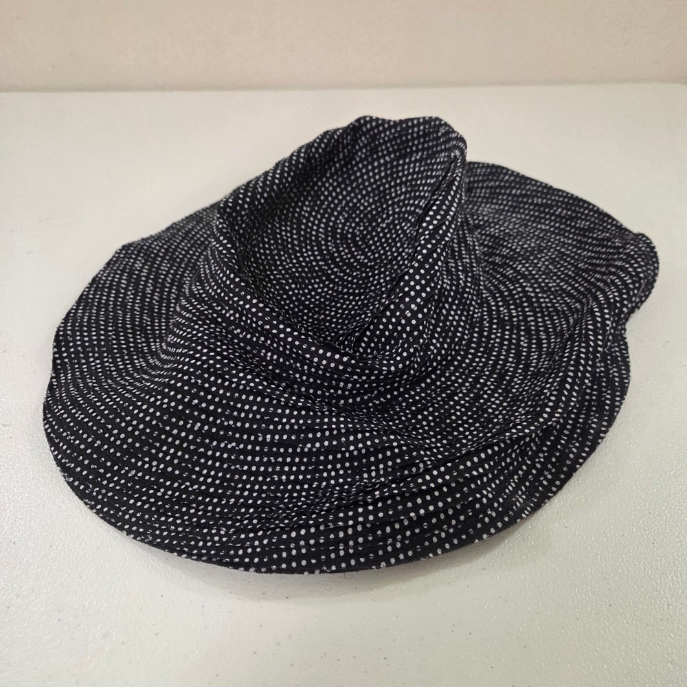 Wallaroo Hat Company Scrunchie Sun Hat Black White Polka Dot Packable UPF 50+